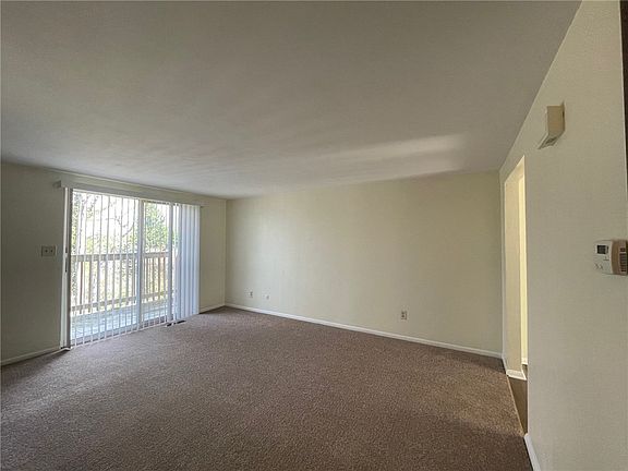 4th image of 313 Mystic Ave