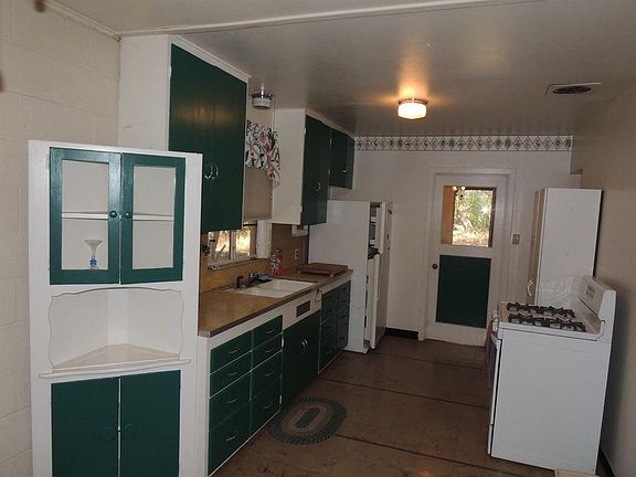 5th image of 620 Canyon Dr