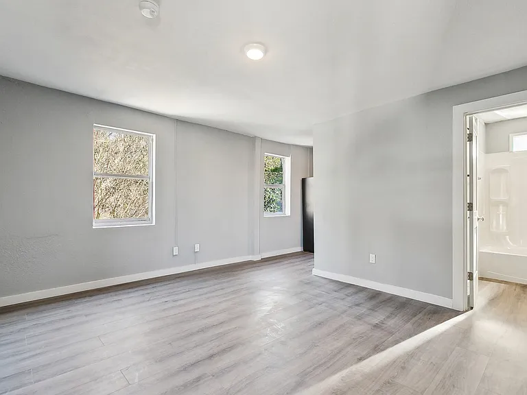 2316 Washington Ave #210 — Photo 4