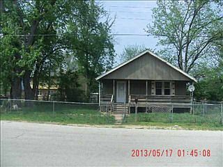 3rd image of 2721 Fairview Ave