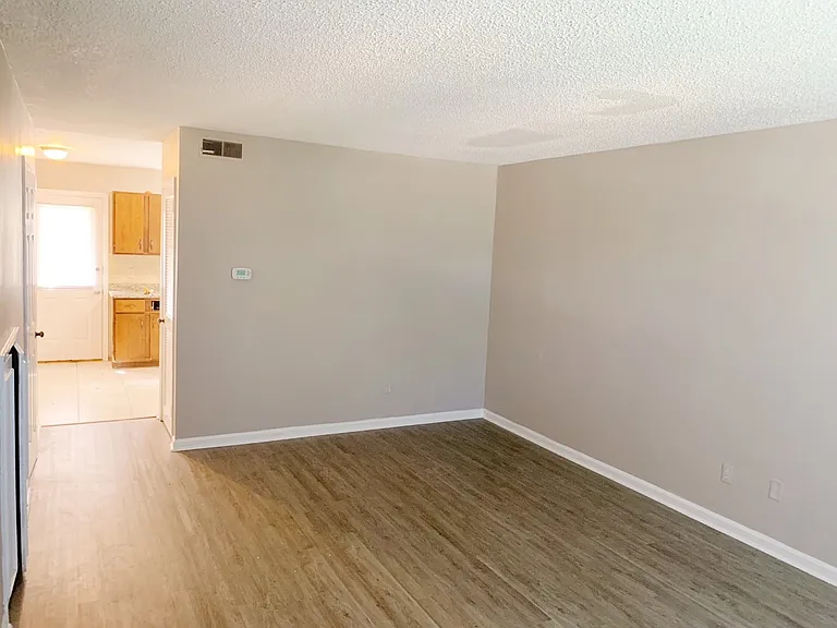 1435 Shirley St #2 — Photo 7