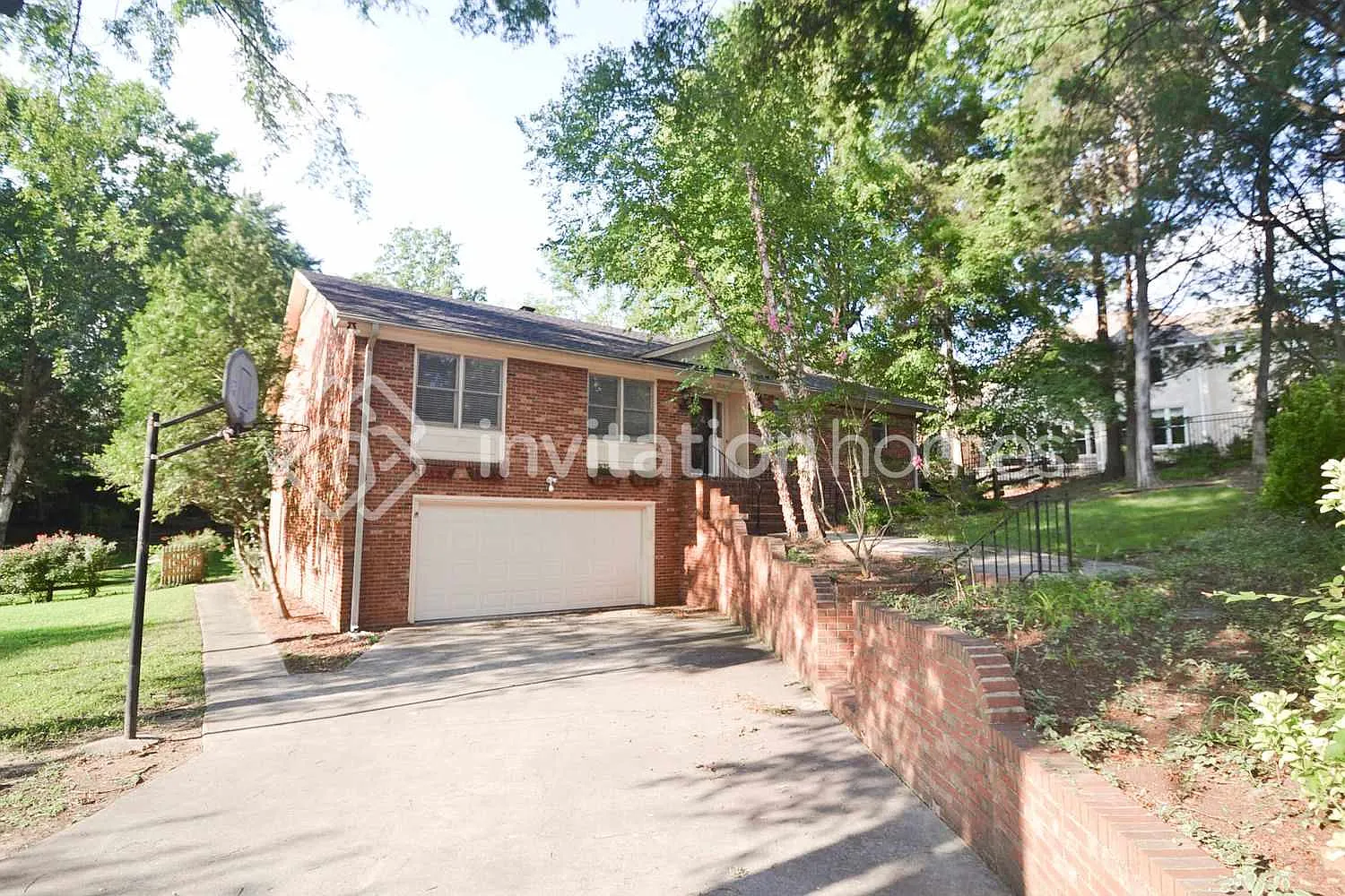 7131 Hillside Ln Charlotte, NC 28226 — Photo 1