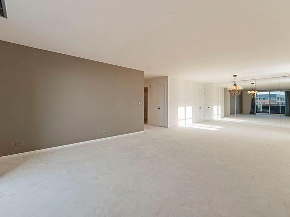 4th image of 4545 W Touhy Ave APT 612