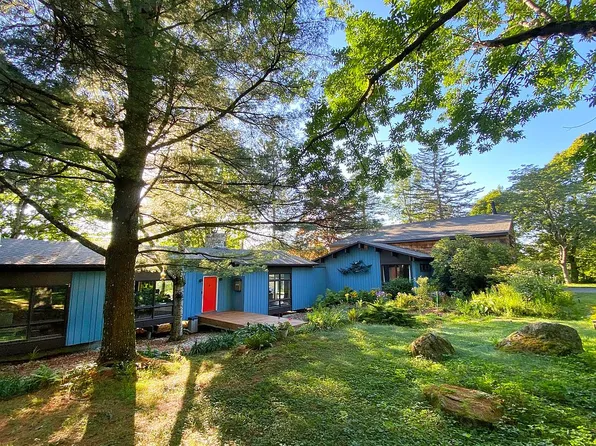 1095 North St, Windsor, MA 01270