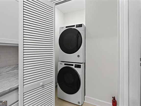 5th image of 3777 Peachtree Rd NE APT 214