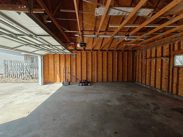 2212 Bartlett Ave — Photo 24
