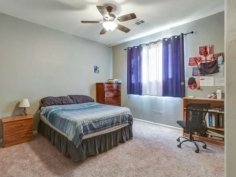 2525 W Connelly Ave — Photo 17
