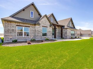 217 Basalt Ln, Azle, TX 76020