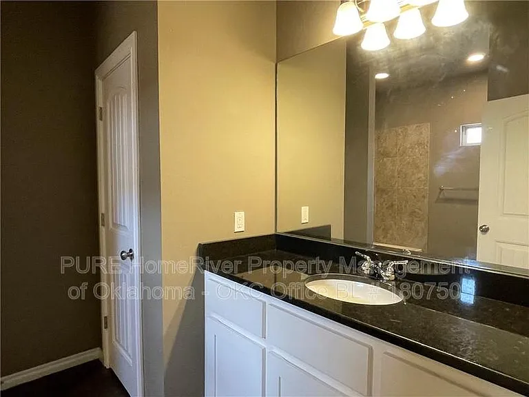 1002 SW 91st St — Photo 7