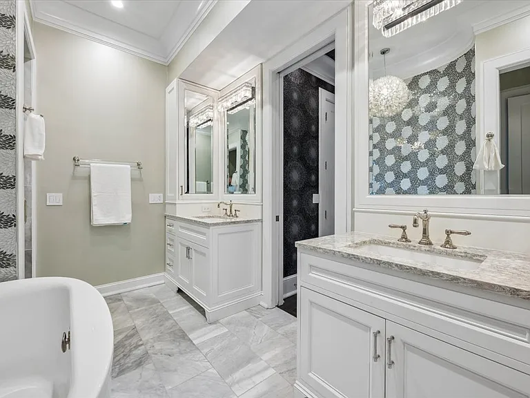458 W Deming Pl — Photo 17