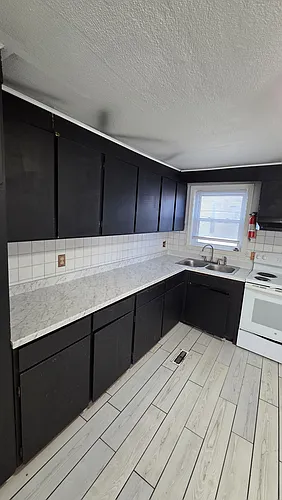 77 Ash St #A Photo 1