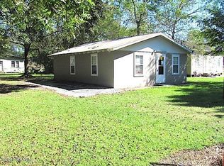 121 Manuel Ln, Jeanerette, LA 70544