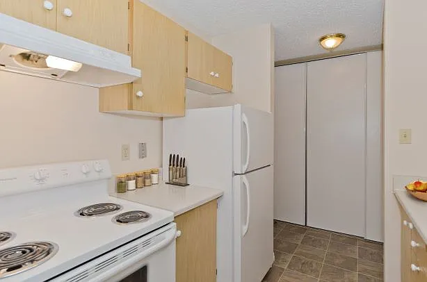 5325 26th Ave SW — Photo 16