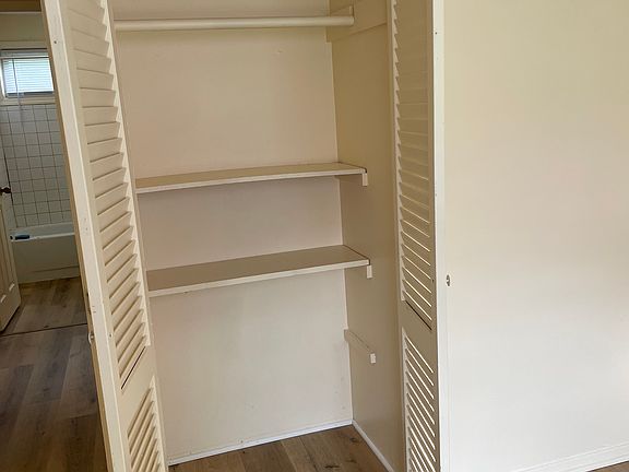 5th image of 7536 Alexander Ave
