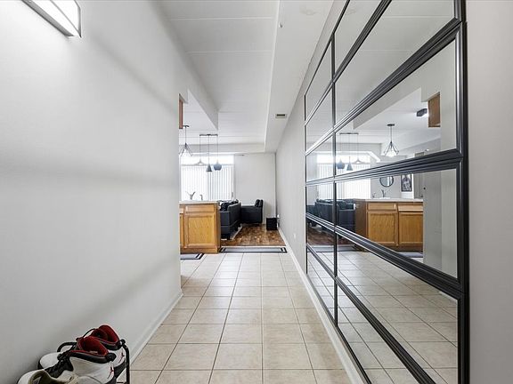 3rd image of 2734 S Wentworth Ave APT 317