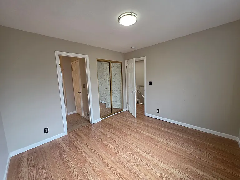 27 El Camino Real #2 — Photo 18