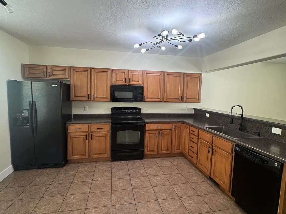 165 W Lady Bank Way