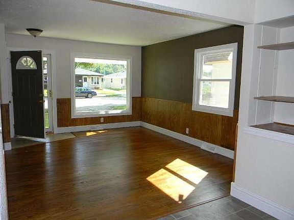 3rd image of 6539 N 51st St