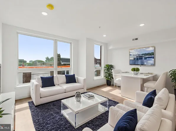 754 S 4th St, Philadelphia, PA