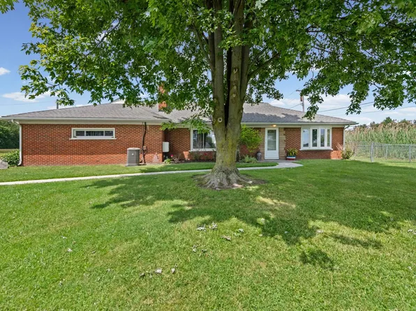 7762 Shea Rd, Fair Haven, MI 48023