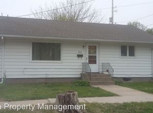 806 1/2 N Adams St, Grand Island, NE 68801