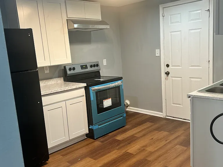 338 Albert Ln #338 — Photo 5
