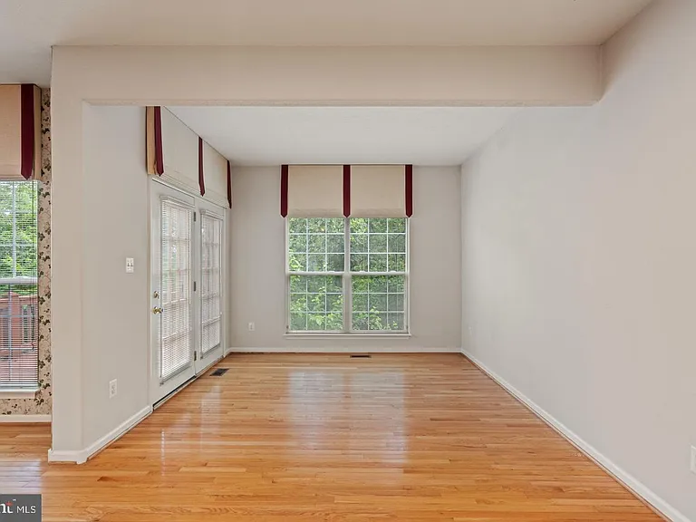 13280 Maple Creek Ln — Photo 20
