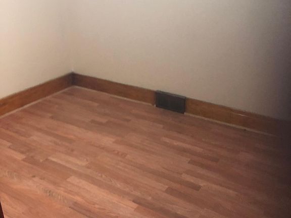 5th image of 125 Greene St