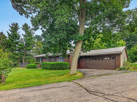 5th image of 576 Timber Hills Dr
