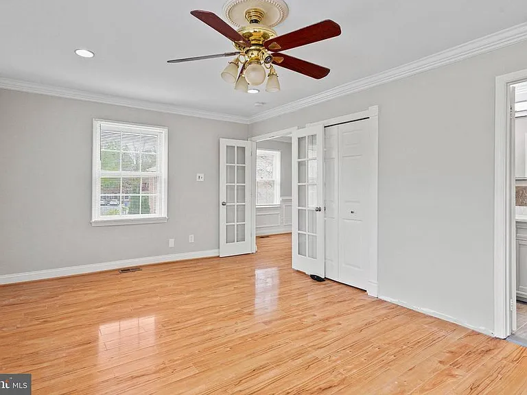 8251 Clifton Farm Ct — Photo 25