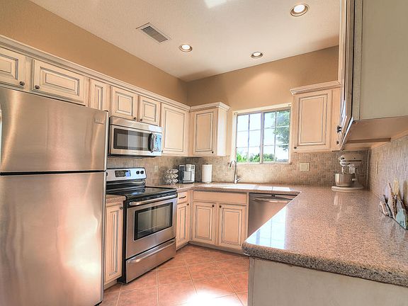 5th image of 16314 E Arrow Dr Unit 204