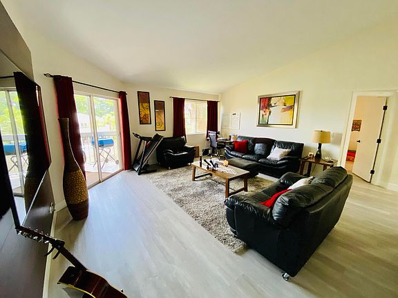 4th image of 9833 Westview Drive #837