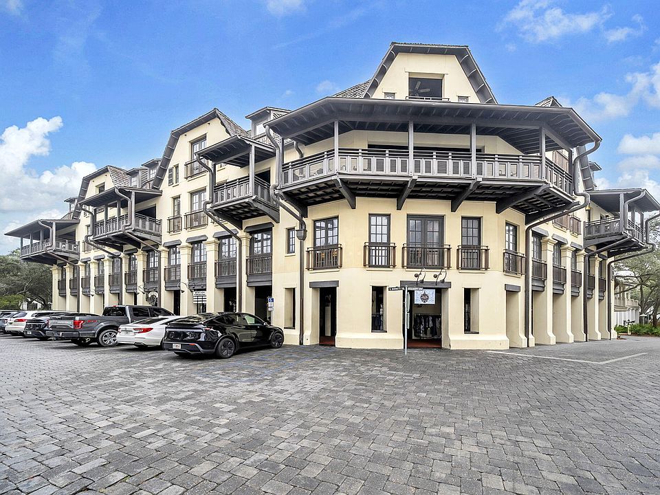 1st image of 82 S Barrett Sq #3E