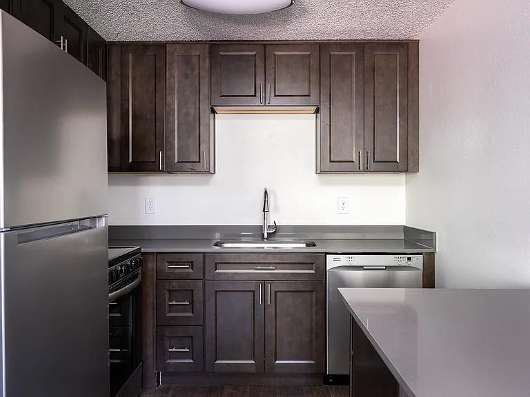Shady Glen Apartments — Photo 10