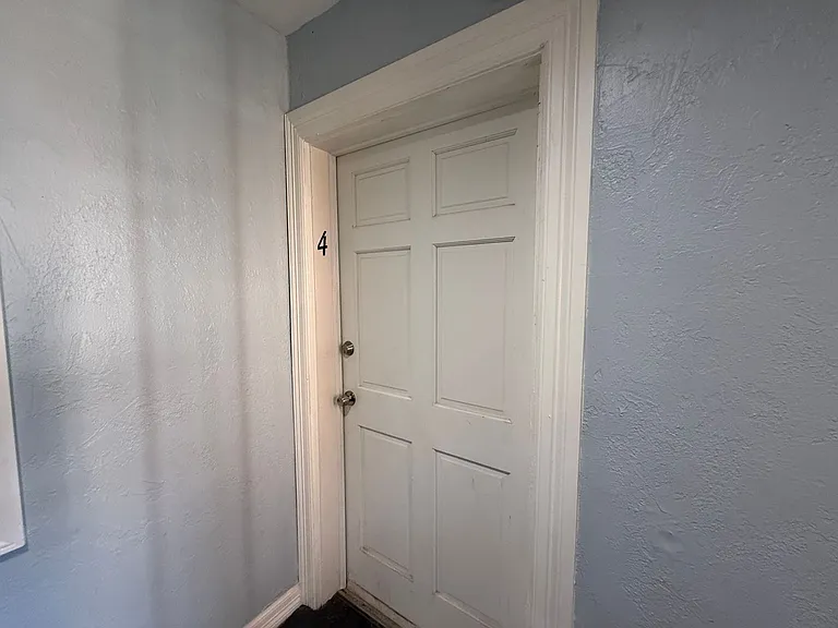 1740 NW 17th St #4 — Photo 10