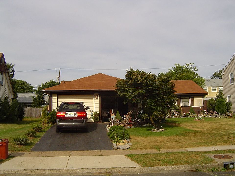 1st image of 23 Bolton Ln