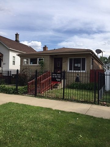 2nd image of 4927 W Bloomingdale Ave