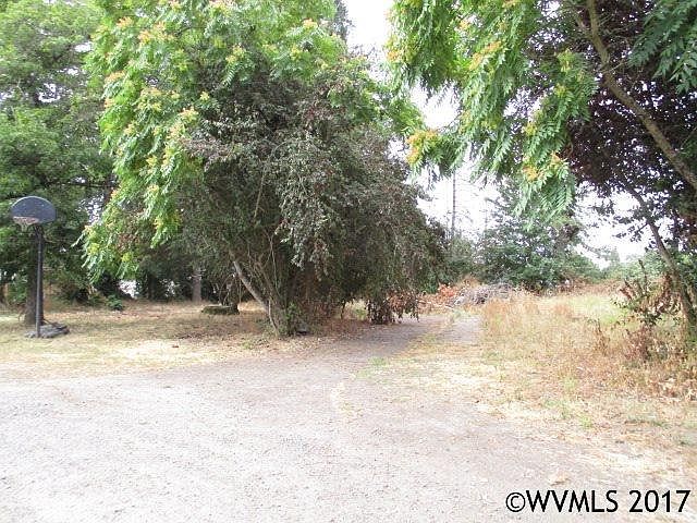 2nd image of 3700 S Santiam Hwy