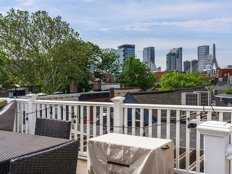42 Pleasant St #1 — Photo 19