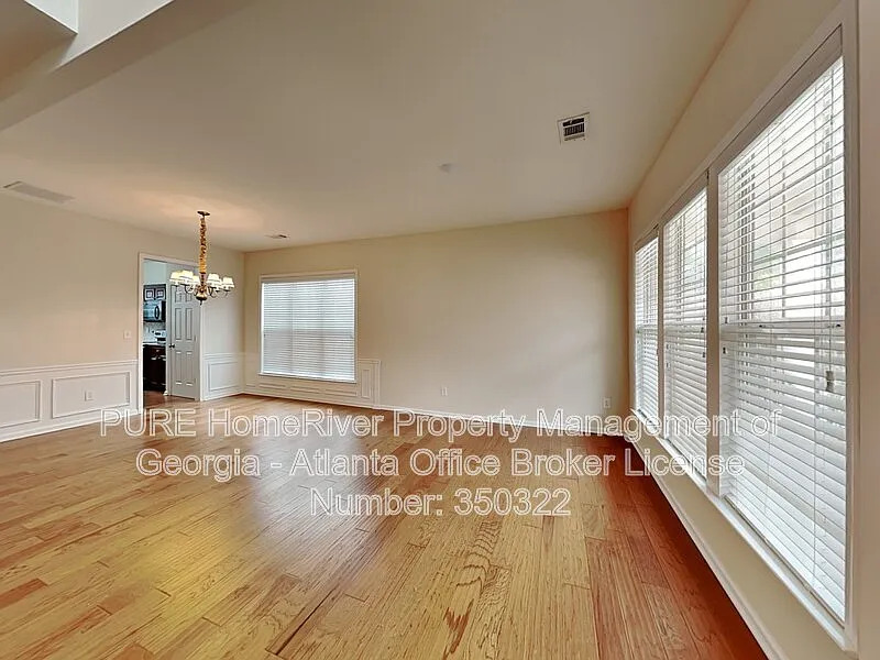 4 bed, 3.0 bath, 2030 sqft, $2,345 — Photo 2