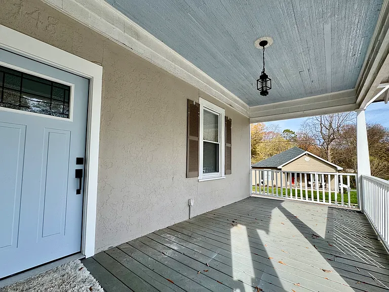 313 N Rose Ave — Photo 2