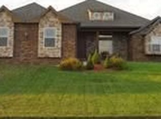 919 E Weldon Dr, Nixa, MO 65714