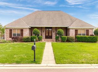216 Clubview Cir, Pearl, MS 39208