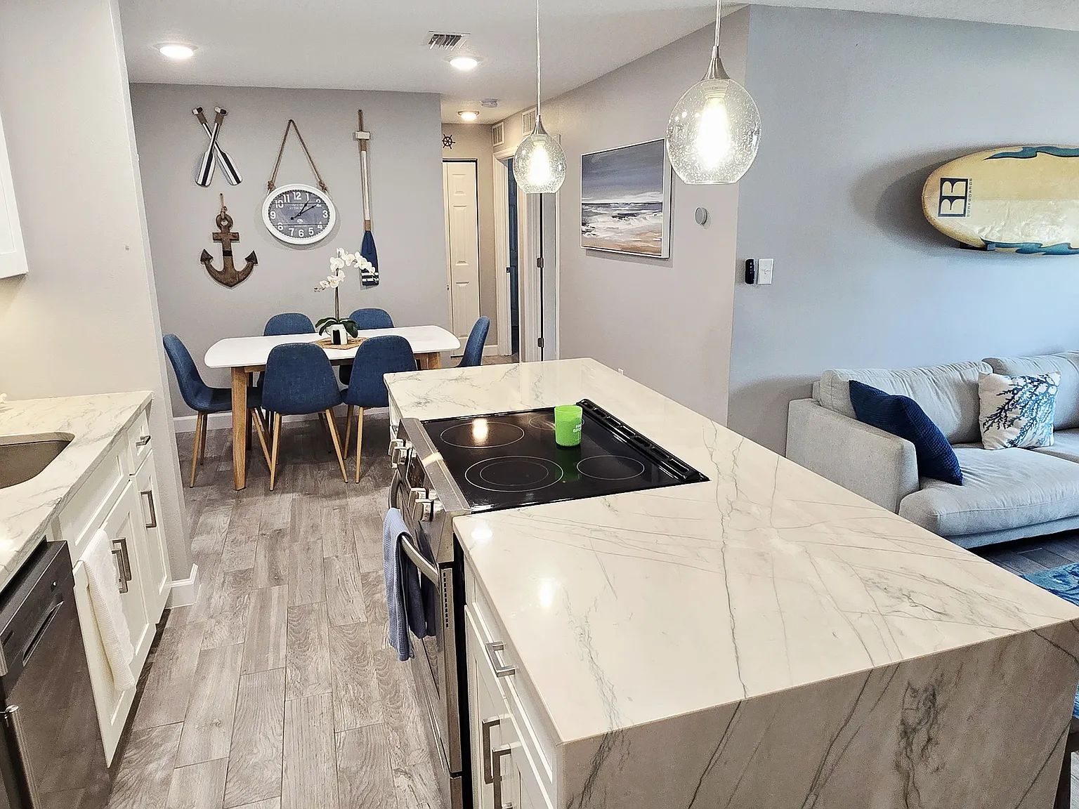 2 bed, 921 sqft, $2,100 — Photo 4