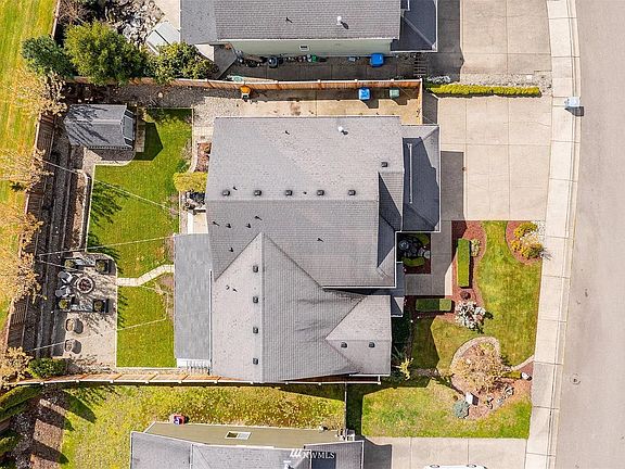 3rd image of 18427 120th Avenue Ct E