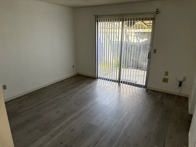 137 E Manzanita Ln — Photo 8