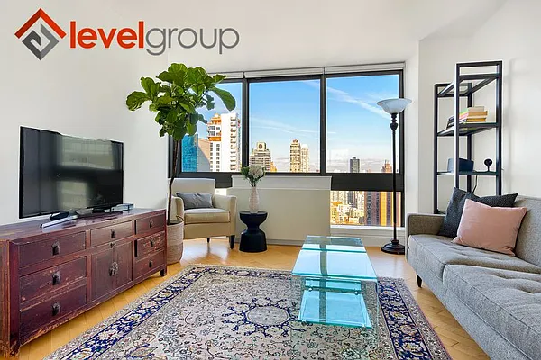 Sold by Level Group | media 9