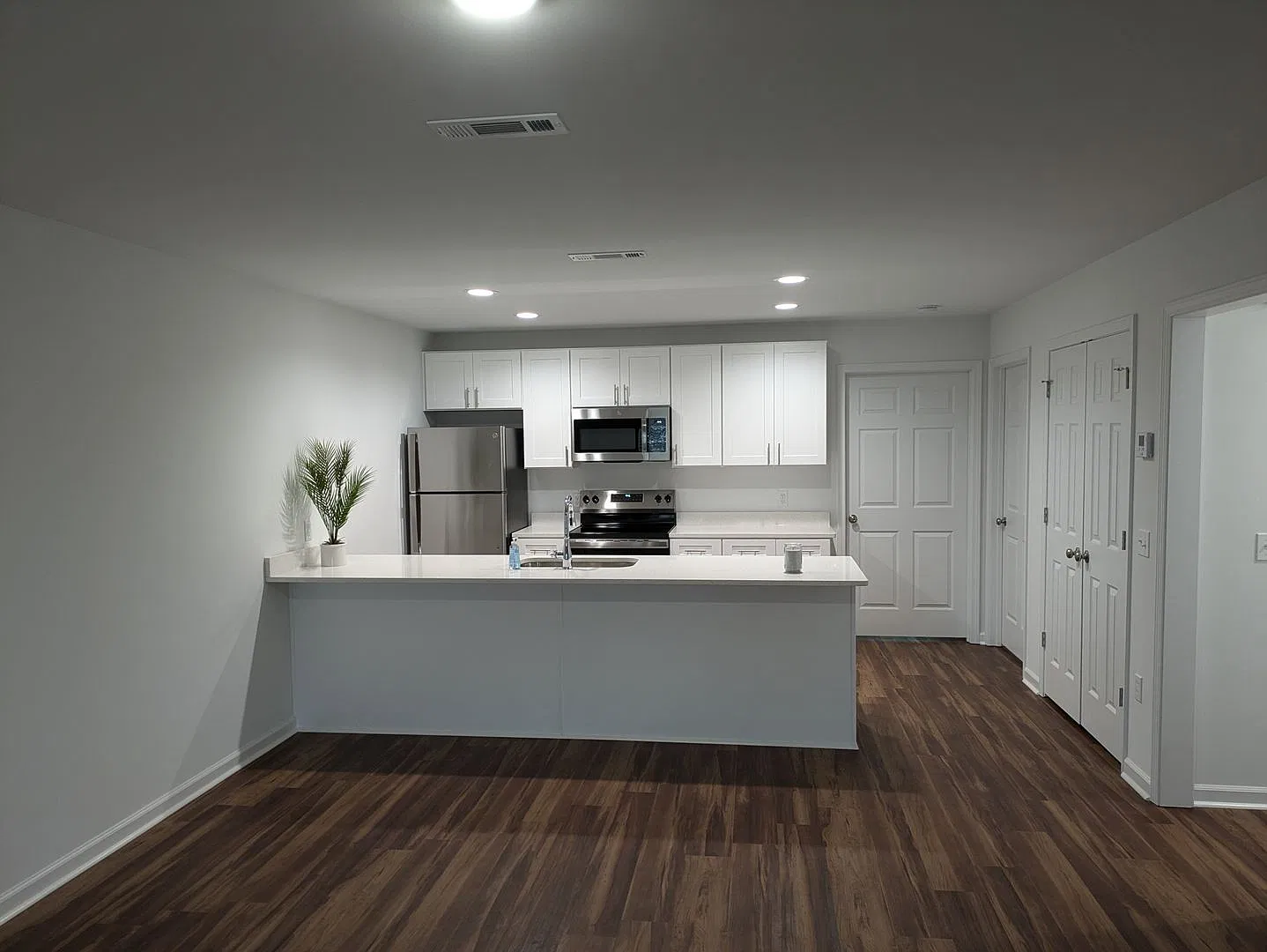 210 Charleston Drive — Photo 4