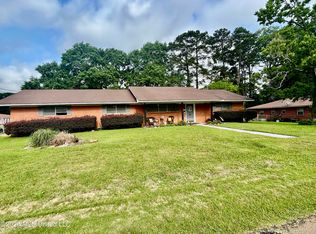 228 Sinclair St, McComb, MS 39648