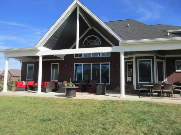 1049 Champions Cir, Simpsonville, KY 40067
